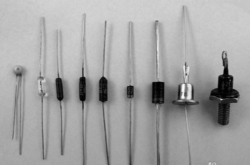 肖特基二極管的作用是什么呢？